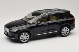 Volvo XC90 Onyx Black Paudi Model 1:18 9430842 Druckguss