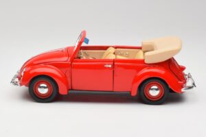 Volkswagen Cabriolet Ruby Rot Maisto 1:18 32826 Druckguss — Bild 4 von 8