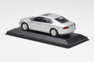 Volkswagen Phaeton Silber Minichamps 1:43 3D0099300A Druckguss — Bild 3 von 4