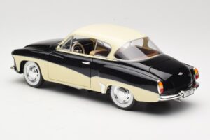 Wartburg 311 Coupe Schwarz & Beige Revell 1:18 8419 Druckguss — Bild 7 von 8