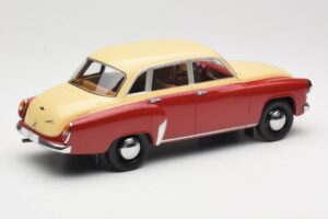 Wartburg 311 Dark Red Beige MCG 1:18 MCG18299 Druckguss — Bild 2 von 6