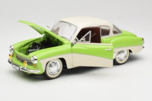 Wartburg 313 Pastellgrün über Beige Revell 1:18 9018 Druckguss — Bild 2 von 8