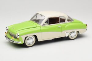 Wartburg 313 Pastellgrün über Beige Revell 1:18 9018 Druckguss