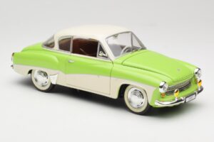 Wartburg 313 Pastellgrün über Beige Revell 1:18 9018 Druckguss — Bild 6 von 8