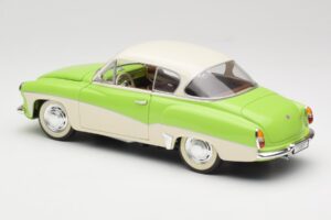 Wartburg 313 Pastellgrün über Beige Revell 1:18 9018 Druckguss — Bild 7 von 8