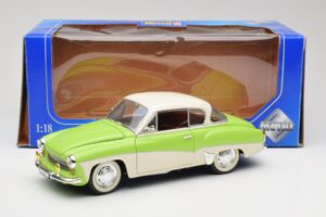 Wartburg 313 Pastellgrün über Beige Revell 1:18 9018 Druckguss — Bild 8 von 8