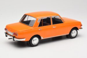 Wartburg 353 Orange MCG 1:18 MCG18061 Druckguss — Bild 2 von 6