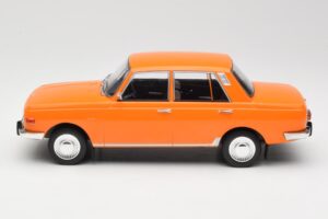 Wartburg 353 Orange MCG 1:18 MCG18061 Druckguss — Bild 3 von 6